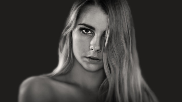 Blonde woman blackbackground portrait art free wallpaper - medium preview image