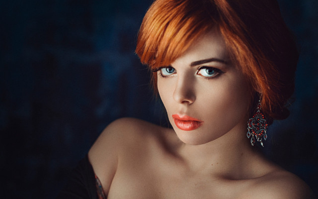 Red haired woman blue eyes free wallpaper - medium preview image