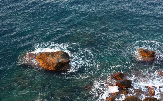 Rock formation ocean waves shore #2 free wallpaper - medium preview image