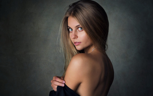 Elina karimova portrait black dress free wallpaper - medium preview image