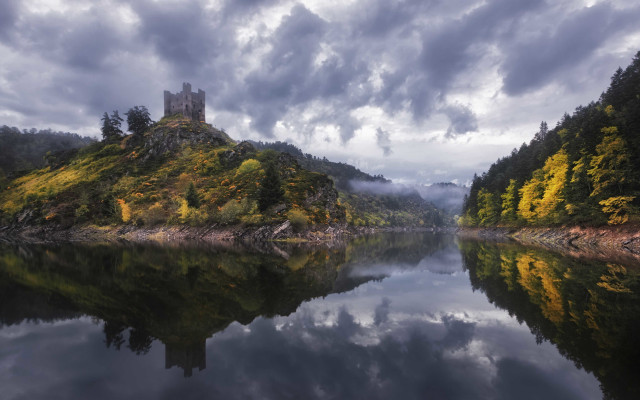 Castle hill lake clouds reflection #2 free wallpaper - medium preview image
