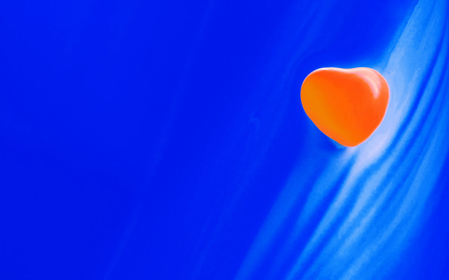 Heart balloon blue background white free wallpaper - medium preview image