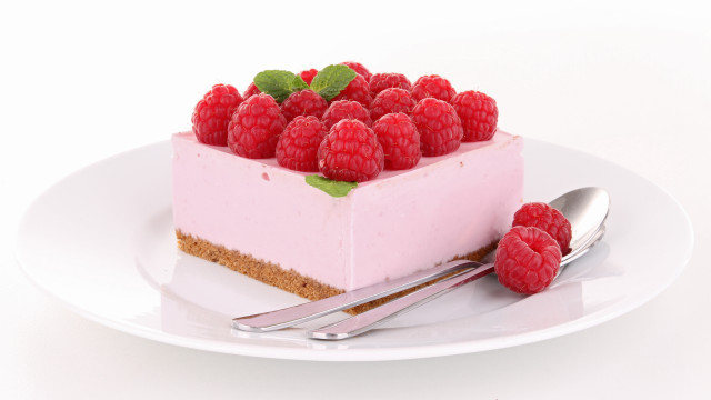 Cake raspberries plate fork spoon free wallpaper - medium preview image