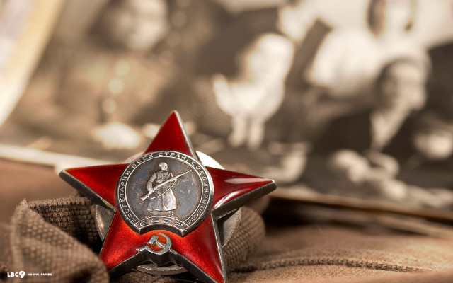 Red star silver star brown free wallpaper - medium preview image