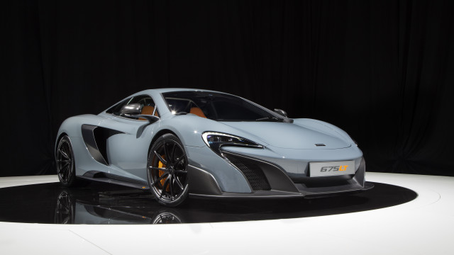 Car black white floor curtain free wallpaper - medium preview image