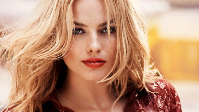 Constance anne parker blonde freckles free wallpaper - medium preview image