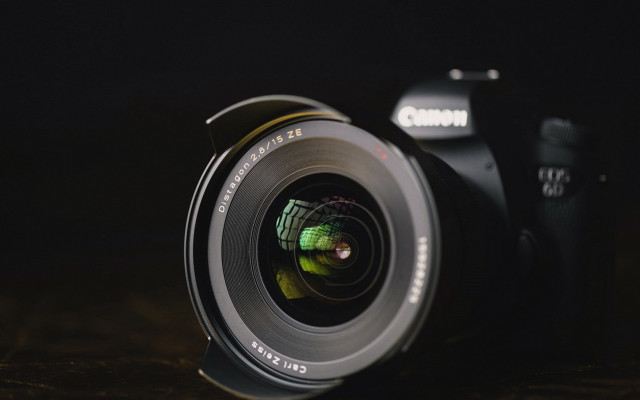 Camera lens flash photorealism macro free wallpaper - medium preview image