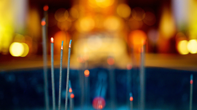 Toothpicks blurry lights blue nails free wallpaper - medium preview image