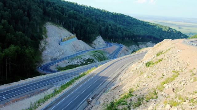 Mountain highway nature scene arkhip free wallpaper - medium preview image