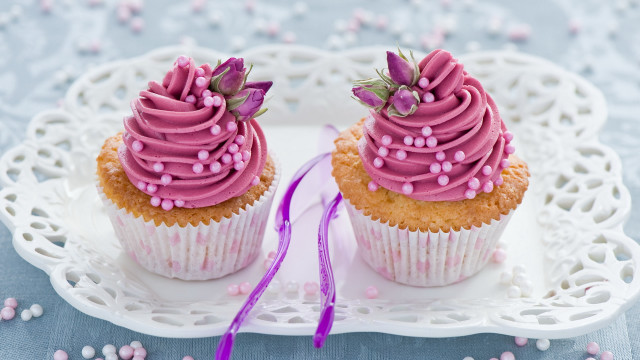 Cupcakes pink frosting rococo purple free wallpaper - medium preview image