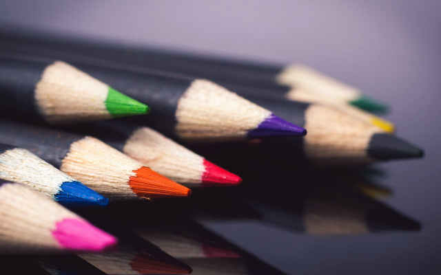 Colored pencils closeup blurry background #4 free wallpaper - medium preview image