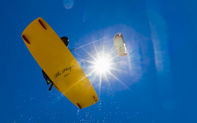 Para sailing sky sun kite free wallpaper - medium preview image