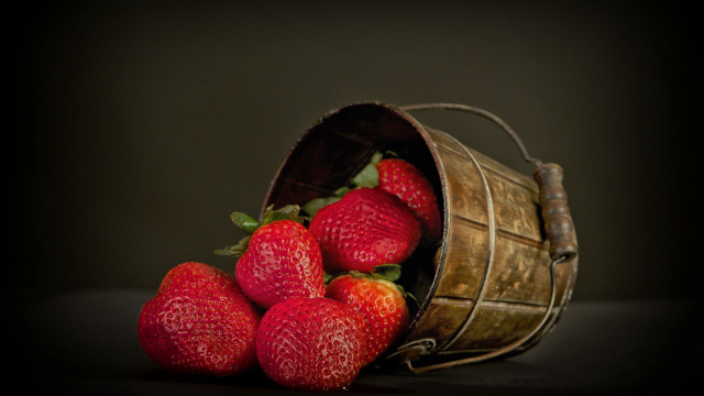 Bucket strawberries black background brown free wallpaper - medium preview image