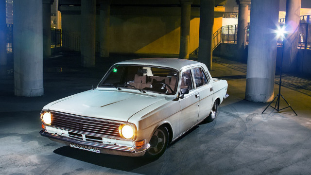 White car parking garage camera free wallpaper - medium preview image