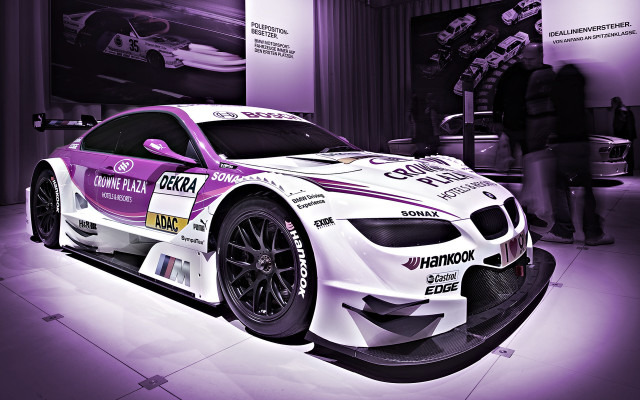 Museum display car people man free wallpaper - medium preview image