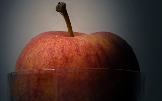 Red apple glass bowl stem free wallpaper - medium preview image