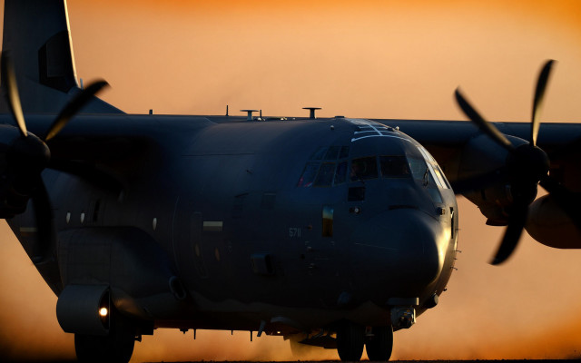 Large airplane runway sunset propeller free wallpaper - medium preview image