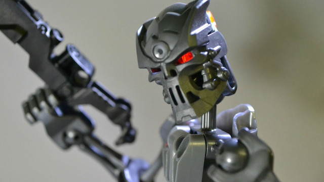 Robot gun light cybernetics mecha free wallpaper - medium preview image