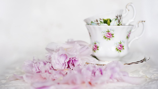 Couple cups flower spoon stilllife free wallpaper - medium preview image