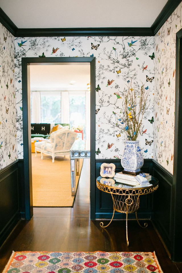 Hallway rug table vase floor free wallpaper - medium preview image
