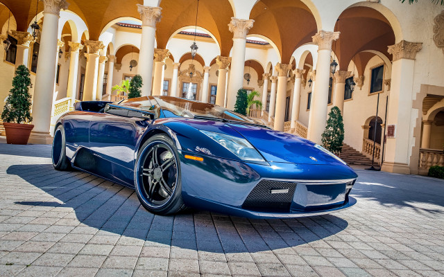 Blue sports car arch building free wallpaper - medium preview image