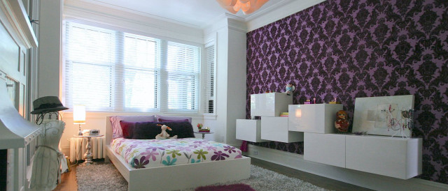 Bedroom bed with comforter pillows free wallpaper - medium preview image