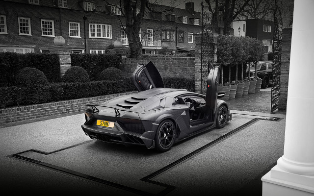 Car door open driveway building free wallpaper - medium preview image
