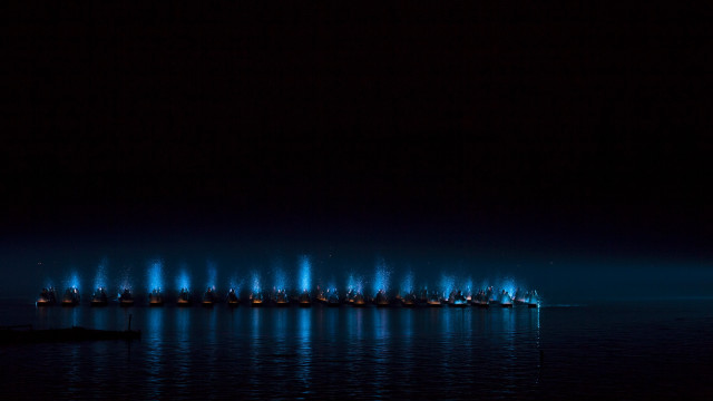 Lights reflection boat city night free wallpaper - medium preview image