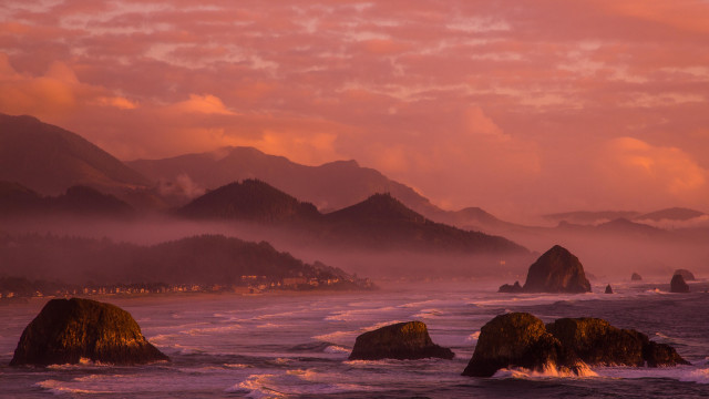 Beach mountains pink sky clouds free wallpaper - medium preview image