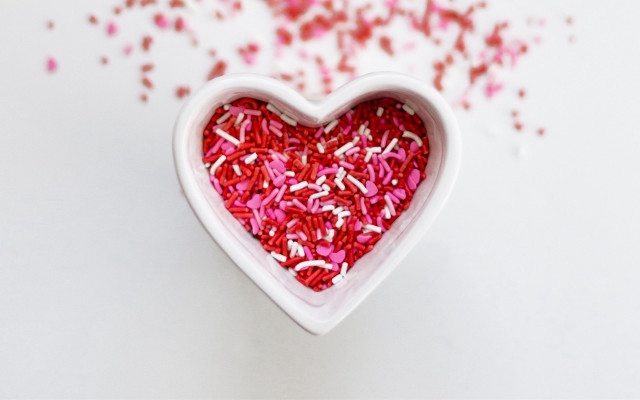 Heart bowl sprinkles pink red free wallpaper - medium preview image