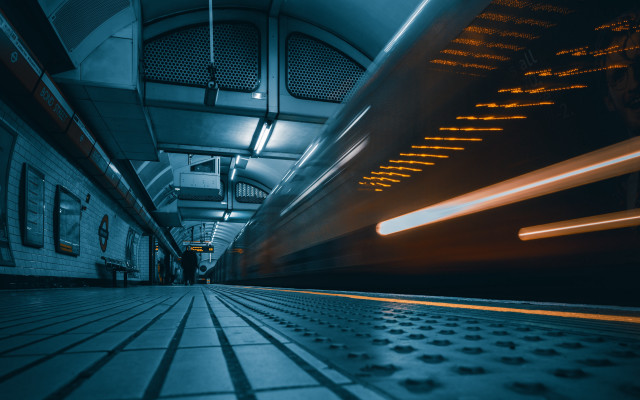 Train futurism tiltshift motionblur city free wallpaper - medium preview image