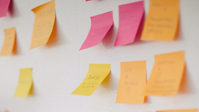 Sticky notes wall clock enguerrand free wallpaper - medium preview image