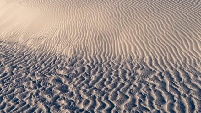 Sandy beach wave pattern sky free wallpaper - medium preview image