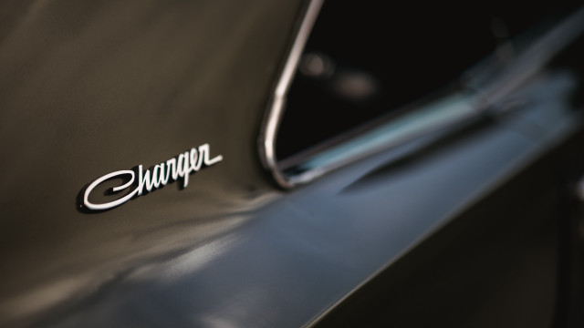 Car logo closeup black background free wallpaper - medium preview image