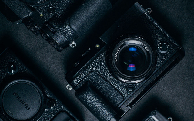 Camera lens table night sky free wallpaper - medium preview image