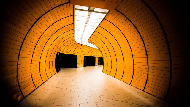 Tunnel white floor yellow wall free wallpaper - medium preview image