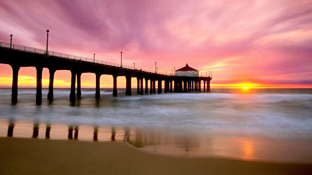 Pier lighthouse sunset pink sky free wallpaper - medium preview image