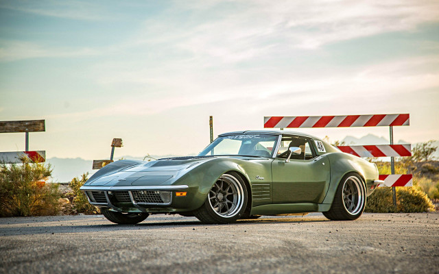Green sports car red white free wallpaper - medium preview image