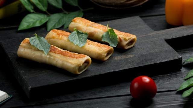 Food couple wooden board vegetables free wallpaper - medium preview image