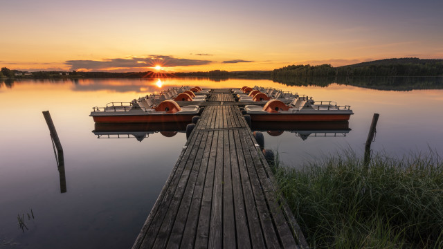 Dusk dawn sunset symmetry beach free wallpaper - medium preview image