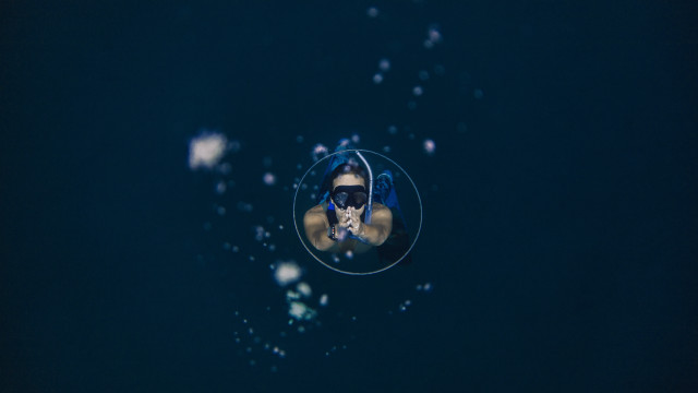 Holographic underwater siblings bubbles camera free wallpaper - medium preview image