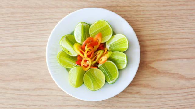 Plate food flower table top free wallpaper - medium preview image