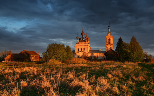 Church tower steeple cloudy dusk free wallpaper - medium preview image
