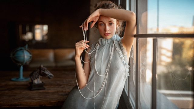 Woman dress window chain necklace free wallpaper - medium preview image