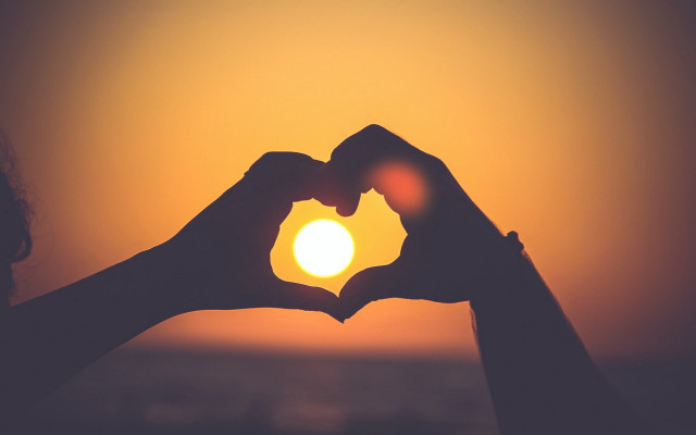 Heart hands sunset florianne becker free wallpaper - medium preview image