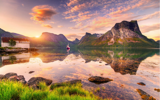 Mountain lake boat red roof free wallpaper - medium preview image