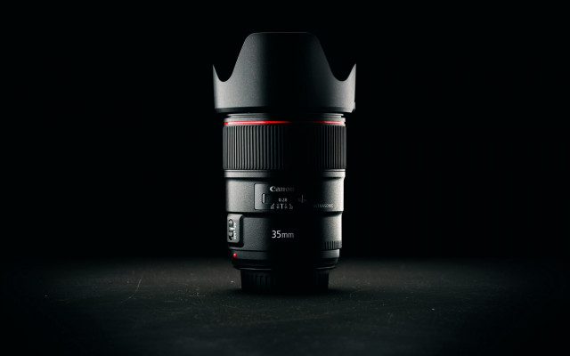 Camera lens red light black free wallpaper - medium preview image