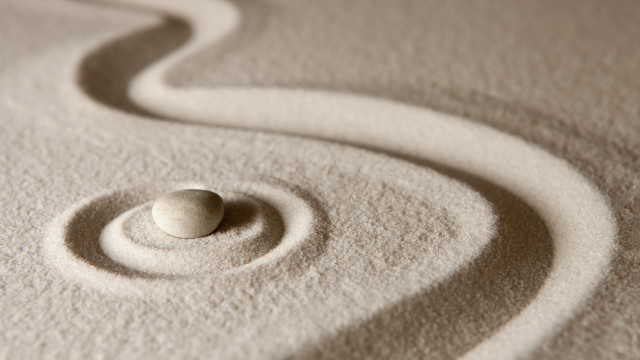 White sand dune rocks spiral free wallpaper - medium preview image