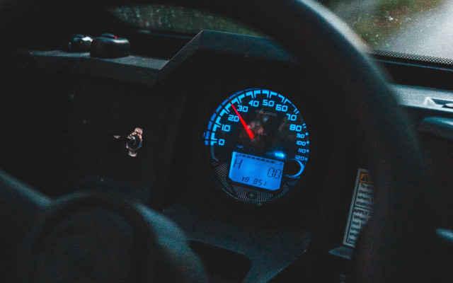 Car dashboard speedometer red needle free wallpaper - medium preview image