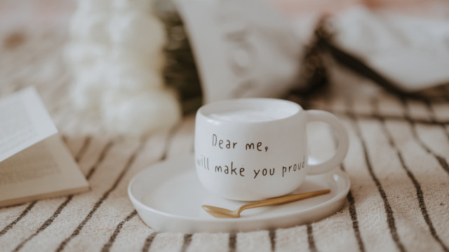 Cup saucer book bed striped free wallpaper - medium preview image